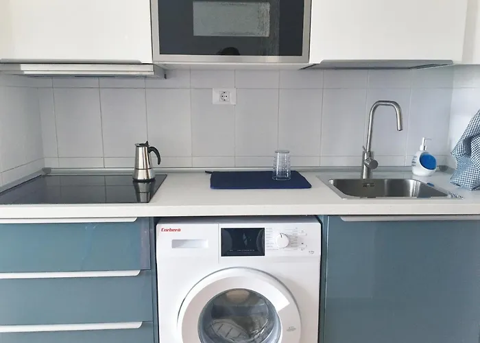 Torres Del Castillo, 208marina *